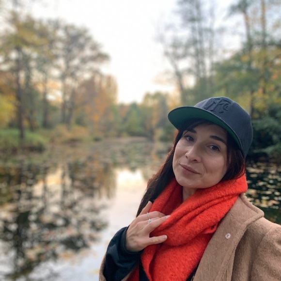 Meet your Posher, Kyra - Picture 2 of 2